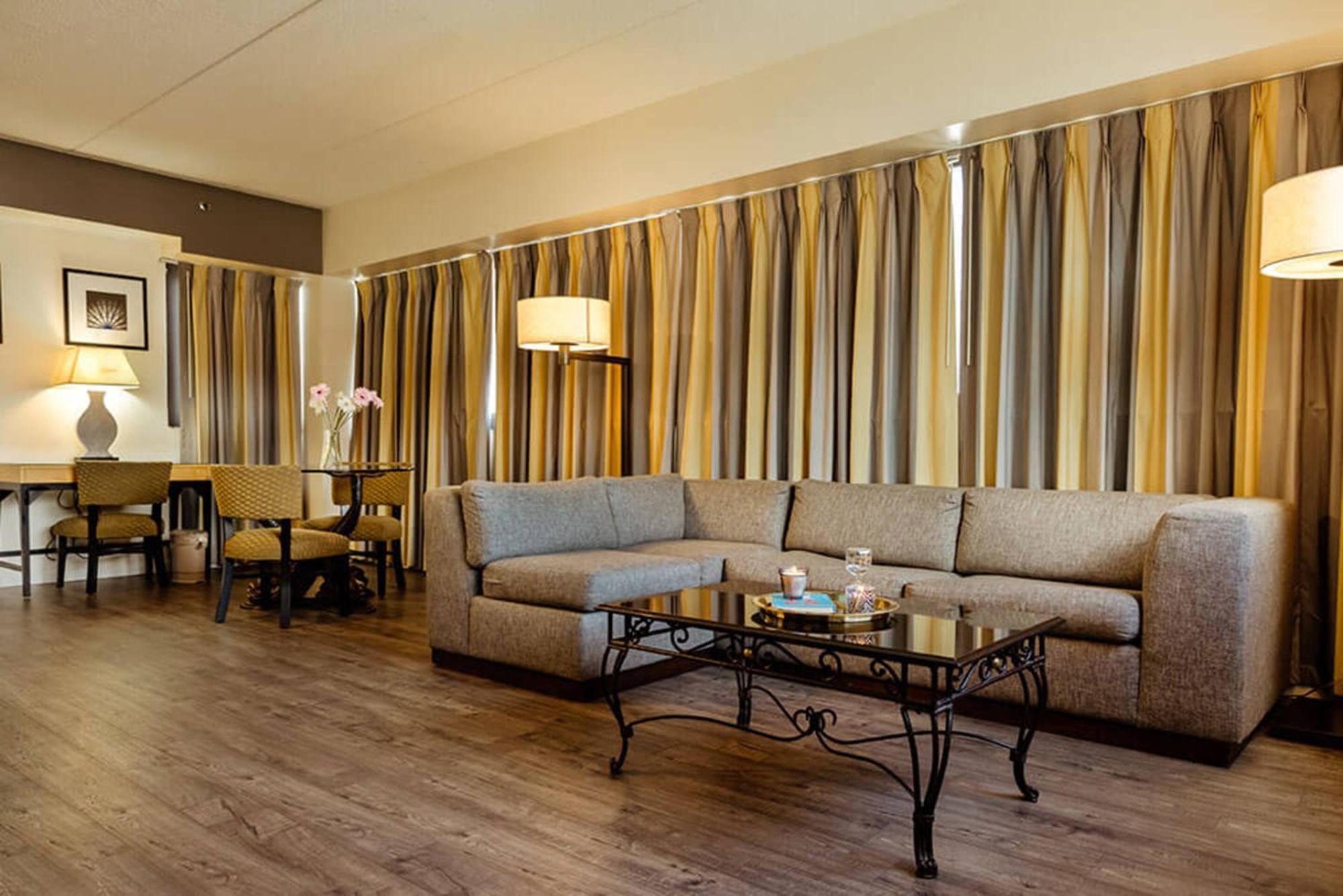 Stamford Suites (Adults Only) Exterior foto